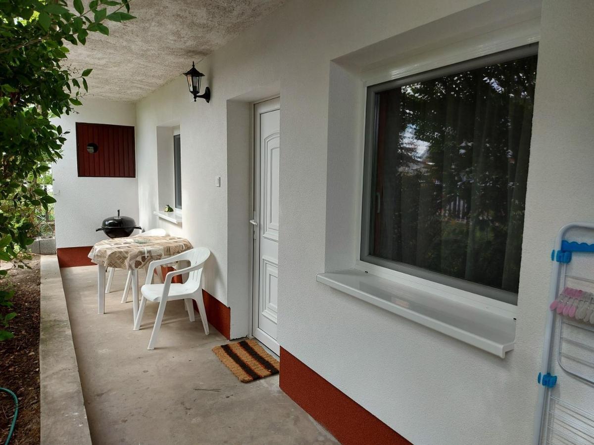 Nora Apartment